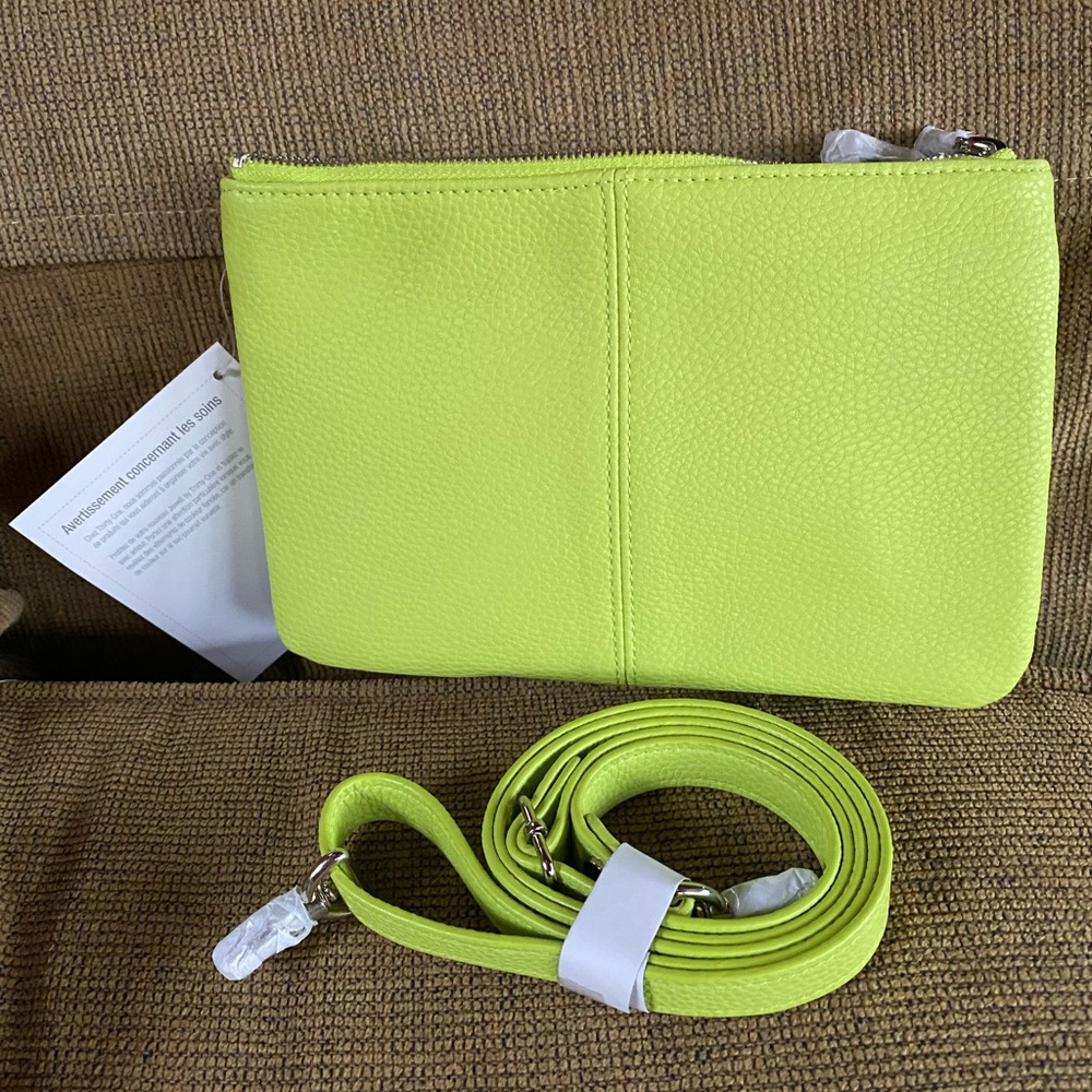Street Style purse by Thirty One. Clutch or Crossbody!